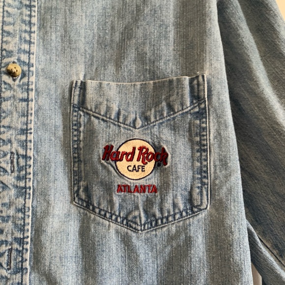 Vintage Hard Rock Cafe Denim Atlanta Georgia Button Down Top size Medium EUC - Picture 3 of 5